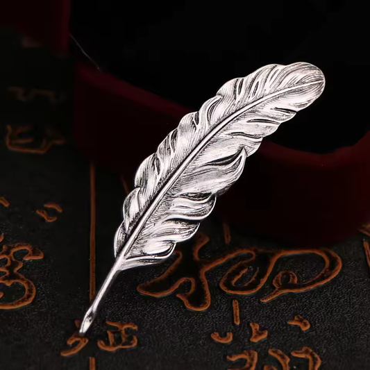 Pin Eris Silver