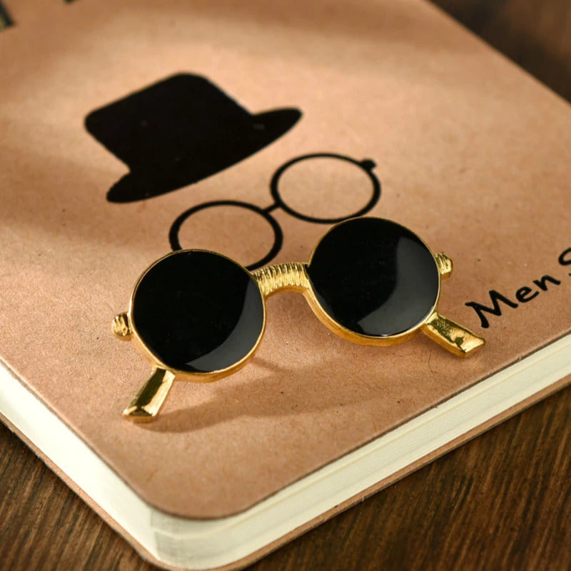 Pin Black Glasses - Gold